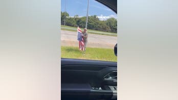 Double amputee Marine veterans RESCUES US flag from busy interstate