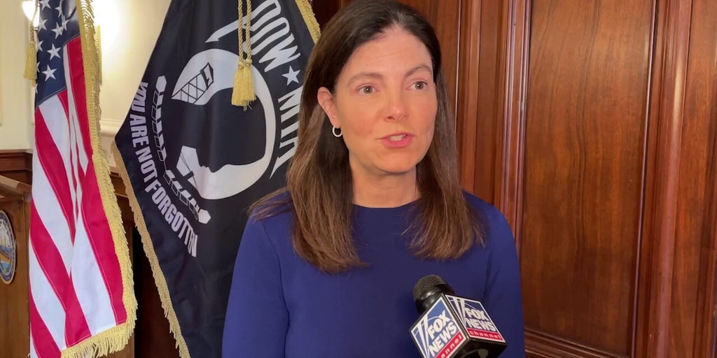 New Hampshire Gov. Ayotte Signs Sanctuary City Ban Laws