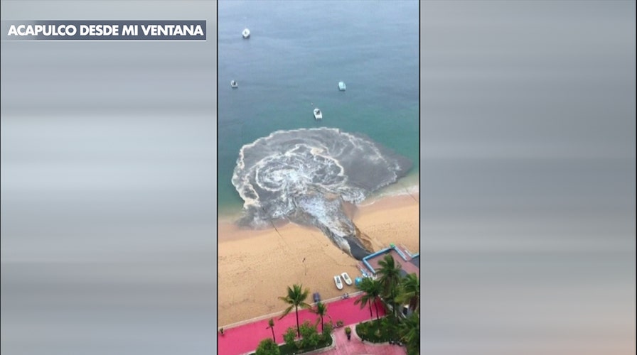Water runoff causes fears of contamination in Acapulco