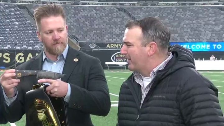 Army-Navy football game celebrates US soldiers, veterans