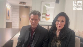 Randy and Mary Travis discuss his new Christmas song - Fox News