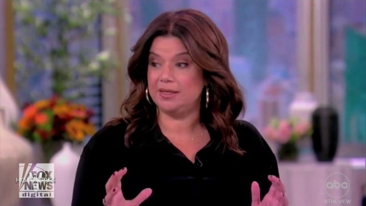 'Republican' View host Ana Navarro fawns over Pelosi as she loses speakership: 'Thank you, Nancy Pelosi'