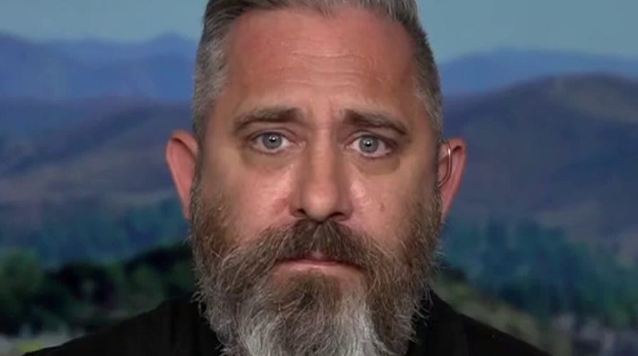 Mysterious UFO sighting caught on camera