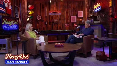 Karoline Leavitt reveals what Trump is like on tense calls with Putin and Xi