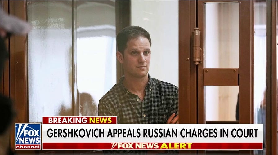 First video emerges of WSJ reporter from inside Russian courtroom