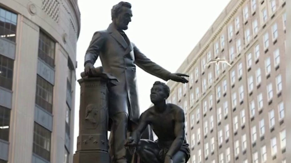 North Carolina governor orders Confederate statues removed from ...