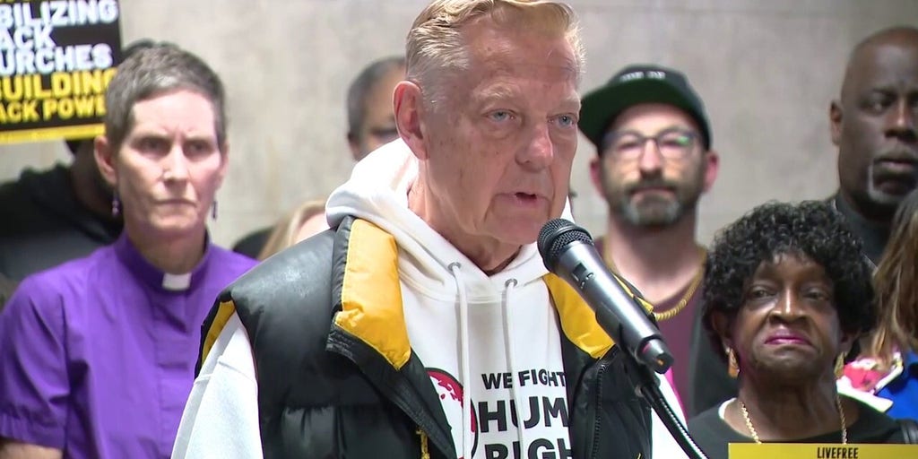 Chicago priest tells Trump to 'shut up' after weekend violence post