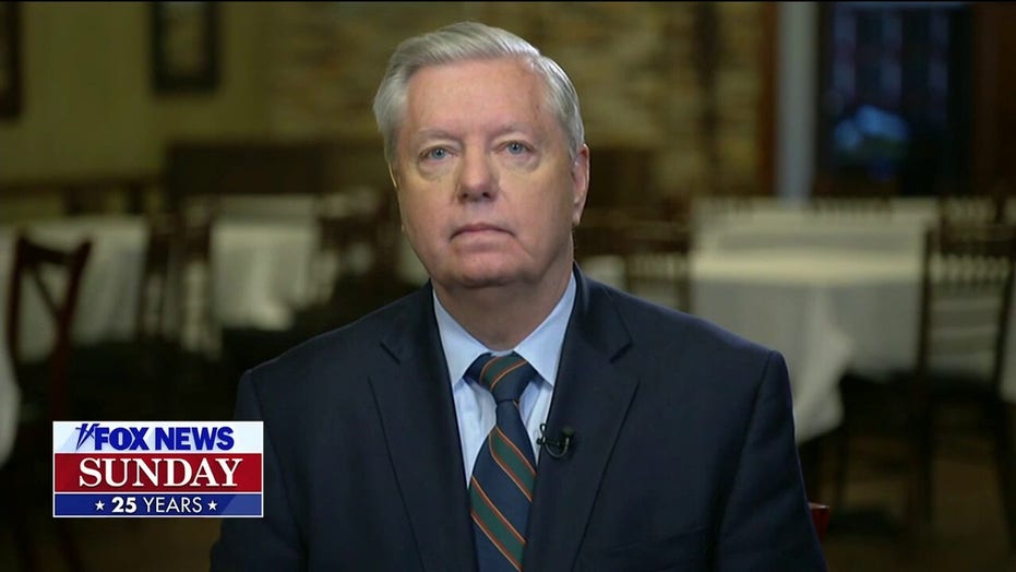 Lindsey Graham not impressed by Biden's first 100 日々: 'Russia and China are already pushing him around'