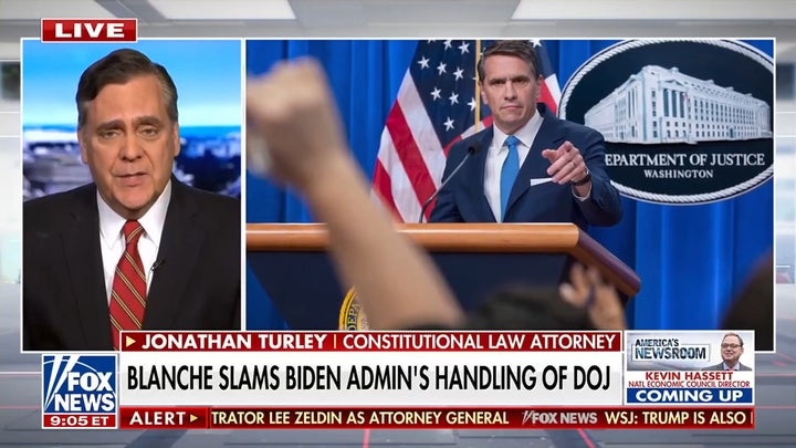 Trump baraja opciones para el próximo fiscal general tras la destitución de Bondi