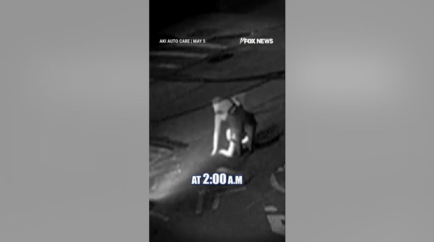 'MYSTERY men' SPOTTED entering NYC sewers