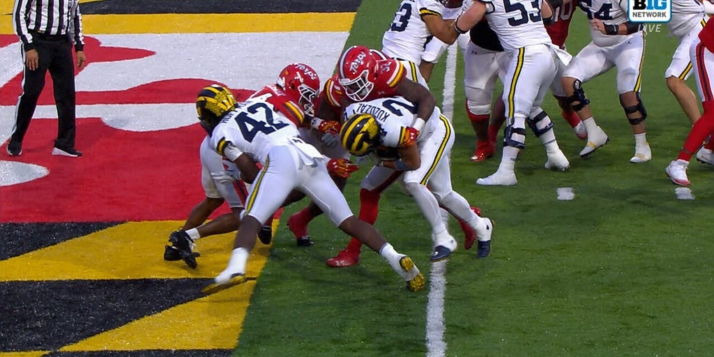 Michigan's Bryson Kuzdzal rushes 2-yard TD, taking lead over Maryland