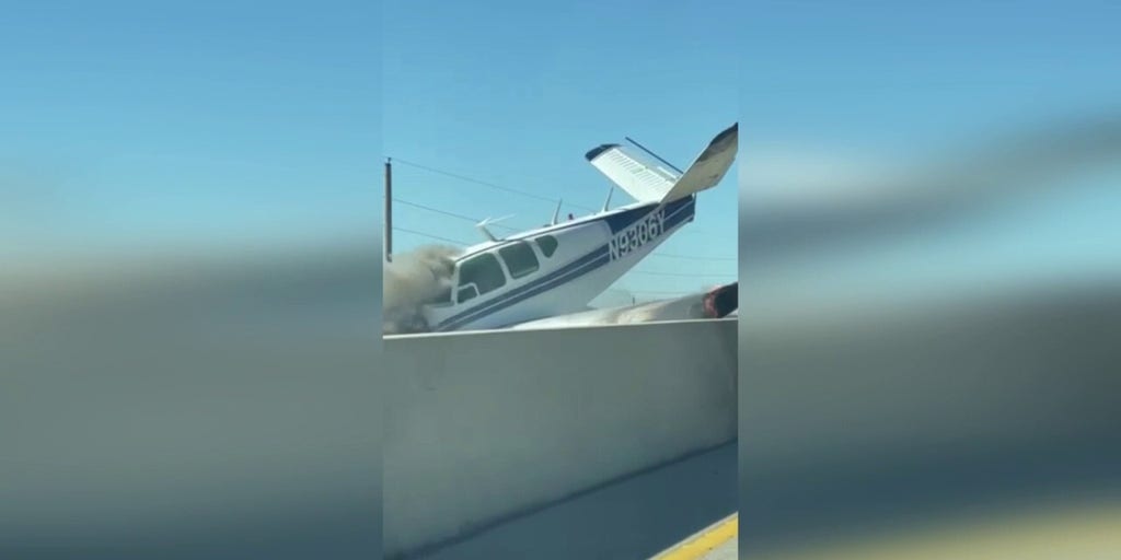 Small Plane Crashes On Highway North Of Houston | Fox News Video