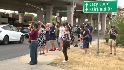 Angry crowd gathers at scene of Texas ICE shooting
