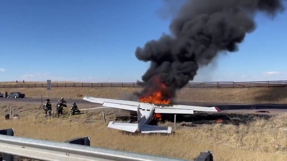 Small plane crashes on Colorado highway near airport, pilot and passenger survive