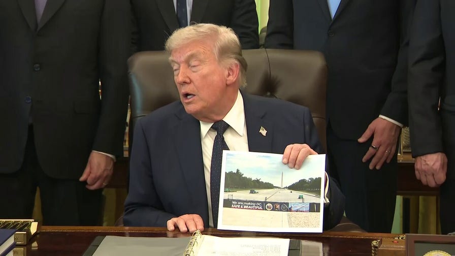 Trump teases flashy new color for DC reflecting pool