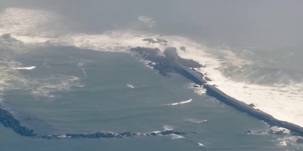 8.8 earthquake in Russia triggers tsunami in Japan