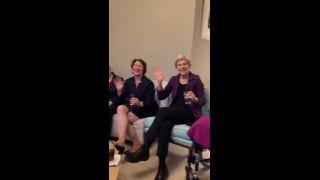Sen. Warren smiles and waves during Vice President Harris dinner despite 2024 endorsement snub - Fox News