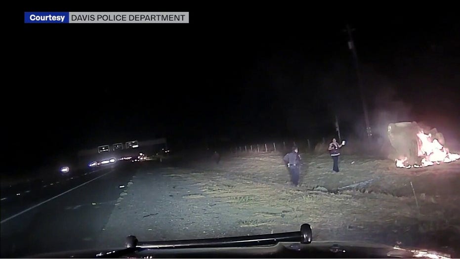 Watch California Police Officer Rescues Woman From Flaming Car Fox News 4797