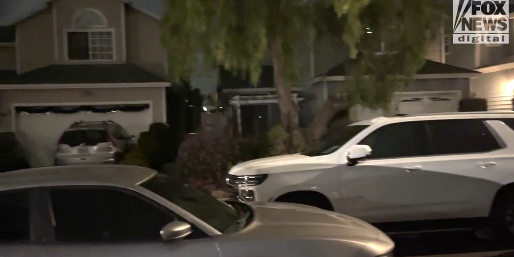 FBI SWAT team arrives at the home of alleged WHCD shooter Cole Allen