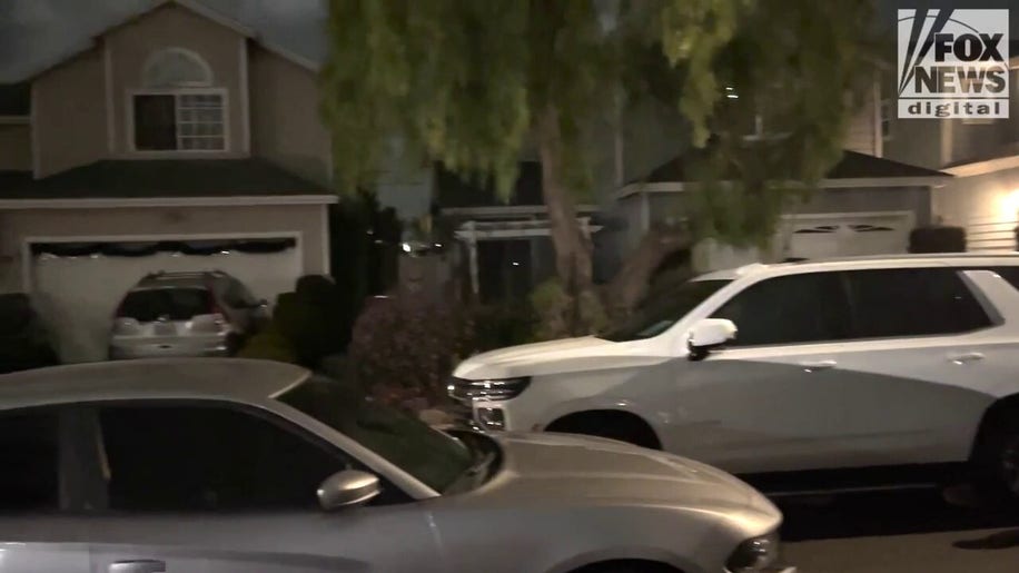 FBI SWAT team arrives at the home of alleged WHCD shooter Cole Allen