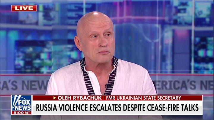 Former Ukrainian official discusses Russia-Ukraine war, praises reporters on the ground