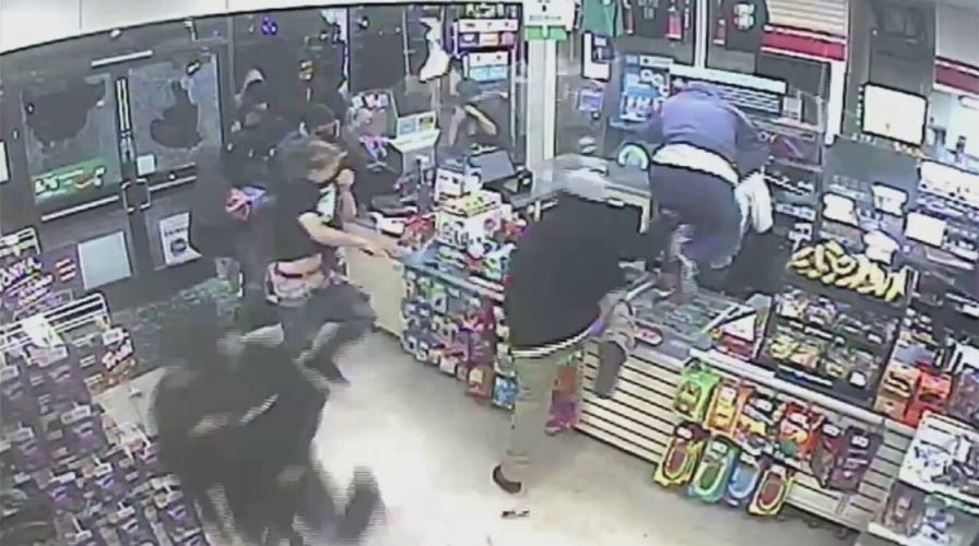 Mob loots California 7-Eleven after nearby sideshow, sheriff says