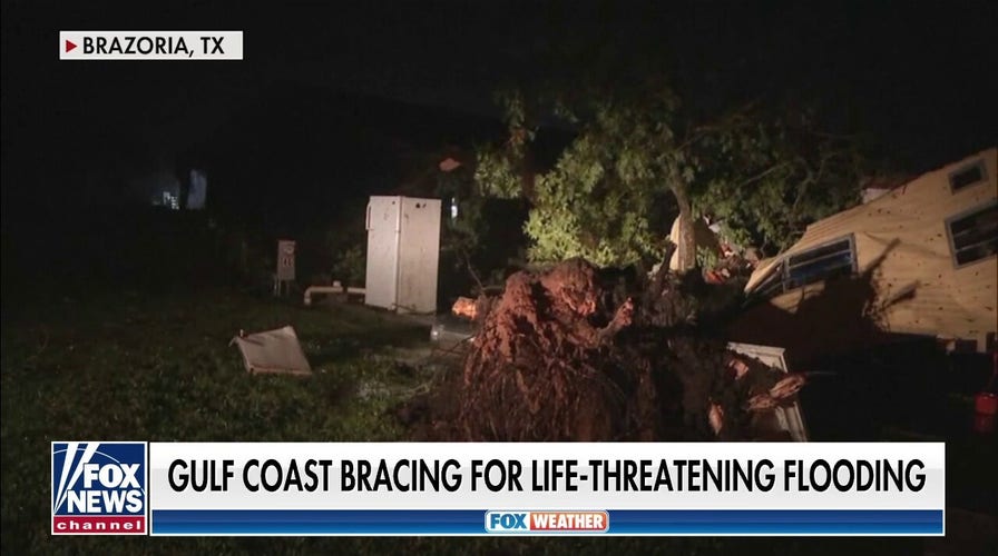 Nicholas makes landfall in Texas as hurricane 