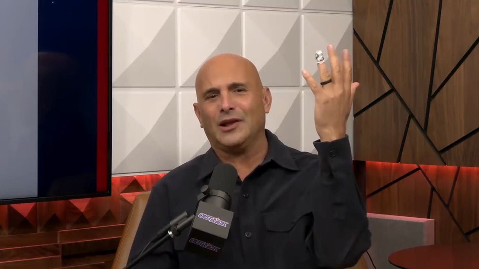 Taylor Swift Knows Exactly What She is Doing | The Craig Carton Show