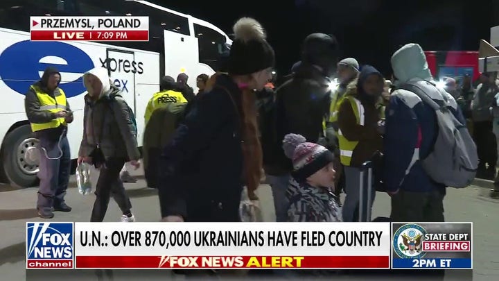 Ukrainian refugees flee country to Poland border, but many are returning to fight