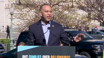 Hakeem Jeffries calls for Pete Hegseth to 'resign or be fired immediately' over Signal chat leak