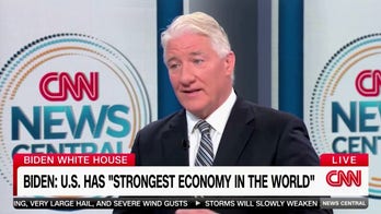 CNN anchor cautions Biden on defending economy