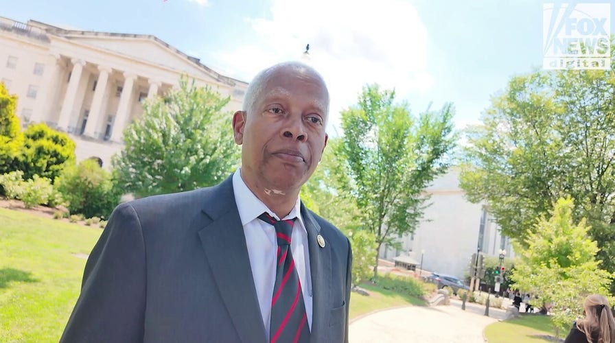 WATCH: Pelosi, Omar stay silent on Mamdani-backed socialist wins