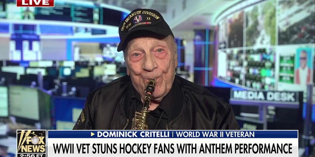 World War II veteran wows hockey fans with special performance