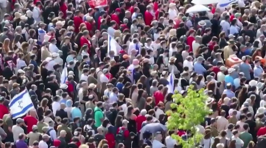 Funeral held for Israeli-American after six hostages were killed in captivity