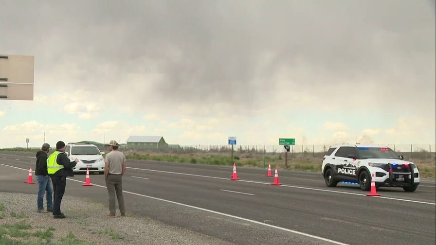Smoke lingers after 2 Navy Growlers crash at Idaho air show