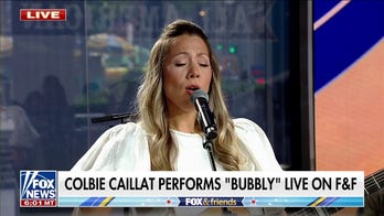Colbie Caillat performs hit song 'Bubbly' on 'Fox & Friends'
