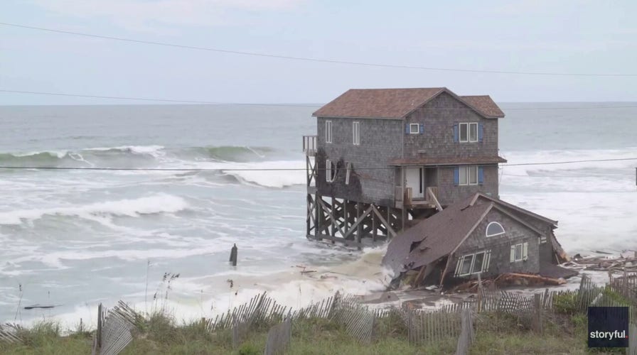 Vacant home on North Carolina's Outer Banks collapses into ocean during high tides