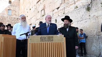 US Ambassador to Israel Mike Huckabee visits the Western Wall during Holy Week.mp4