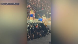 Katy Perry pauses show after young fan suddenly collapses on stage