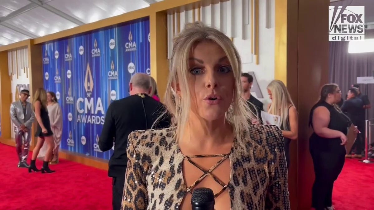 CMA Awards 2020: Carrie Underwood, Miranda Lambert and more red carpet  looks - ABC News