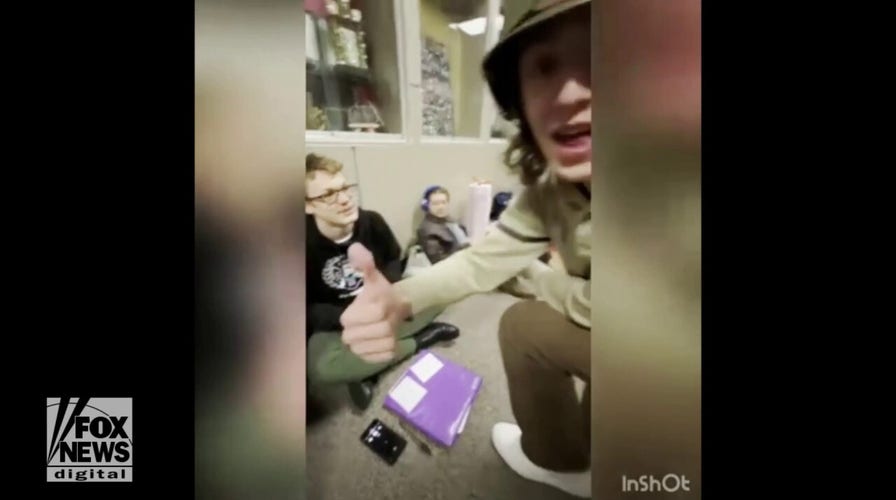 Teen goes to his prom in WWII tank to honor late dad