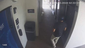 Florida man, accused of posing as officer, forces way into Orlando hotel room