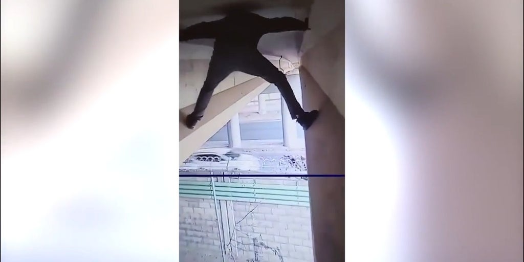 Migrant arrested after climbing under El Paso bridge