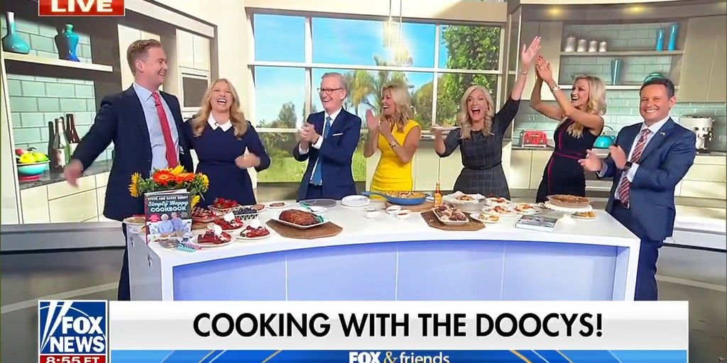 Peter Doocy and wife Hillary Vaughn make special announcement | Fox