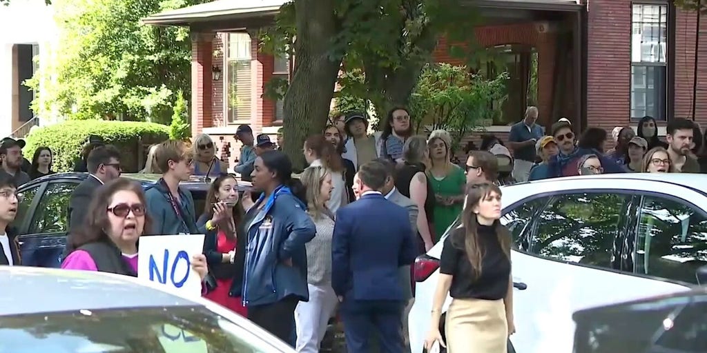 ICE retreats from job site in upstate New York after being confronted by over 100 protesters