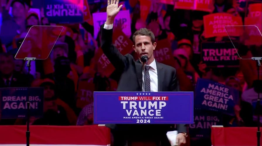 Pro-Trump comedian draws criticism for jokes at Madison Square Garden