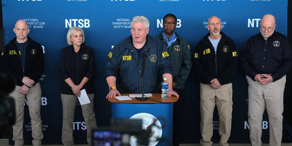 WATCH LIVE: NTSB officials give update on deadly midair collision