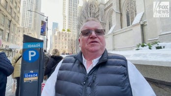 New Yorkers come out to mourn fallen NYPD officer