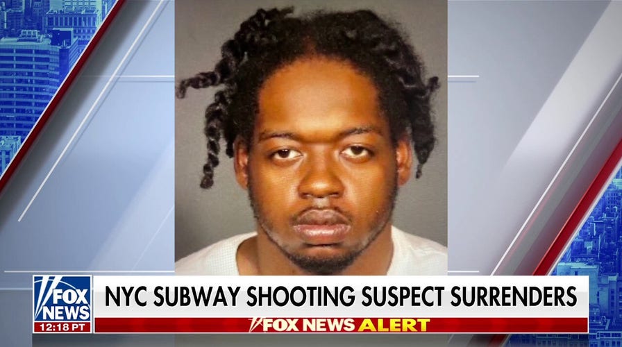 NYC subway shooting suspect turns himself in
