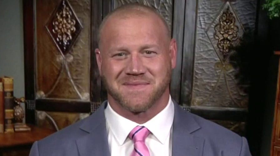 Former WWE star launches campaign for Congress